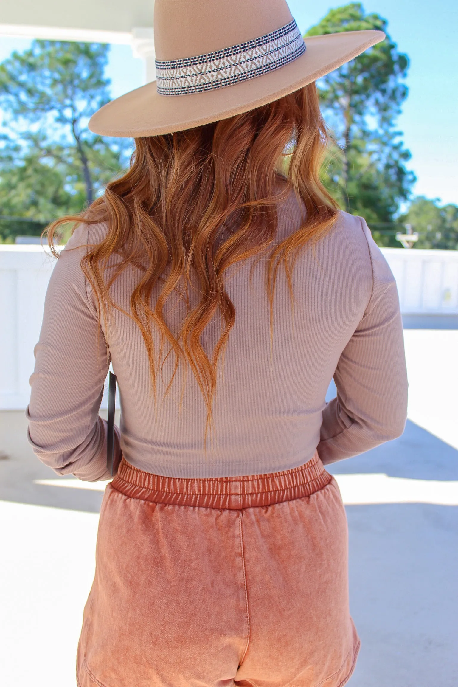 Leslie Ribbed Long Sleeve Crop Athleisure Top- Toast