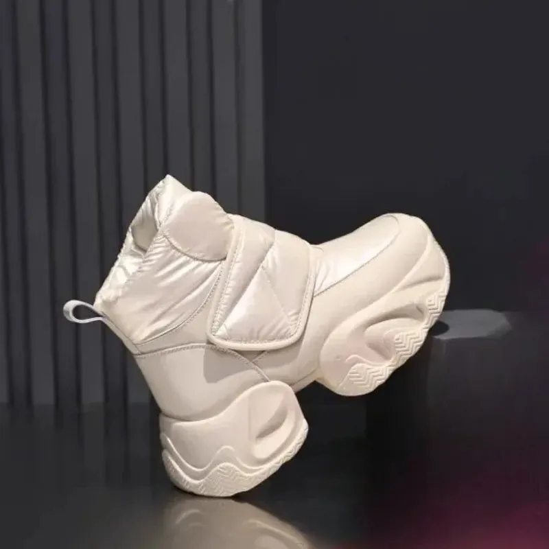 Women's Winter Fashion Thick Sole Short Boots - Plush Lined Trendy Snow Boots